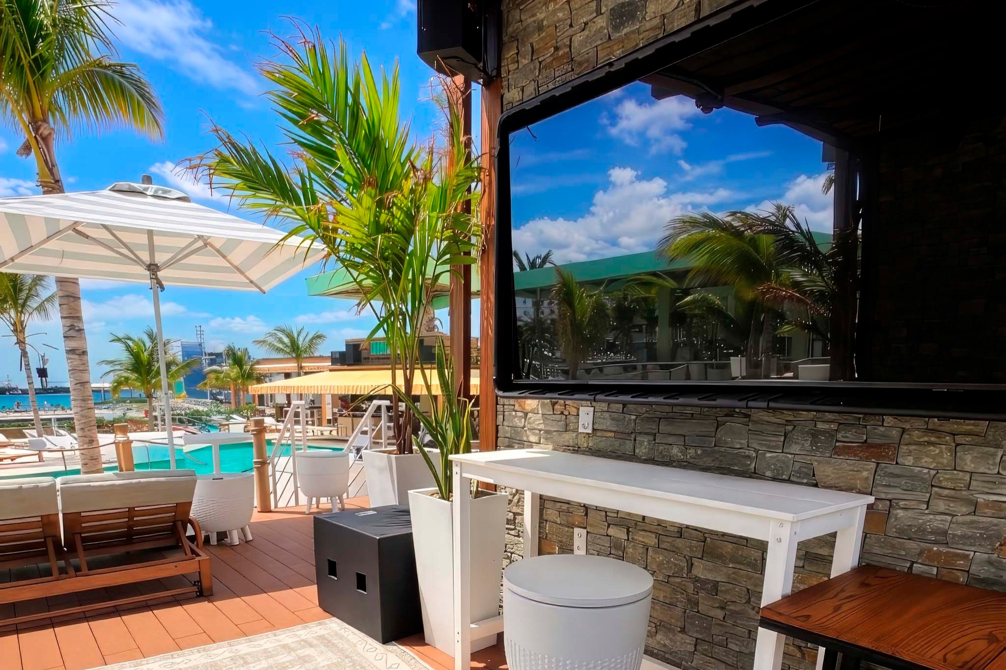 Poolside Vibes Bahama Bay Nassau